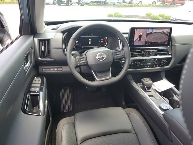 New 2026 Nissan Pathfinder SL w/ SL Premium Package AWD/4WD image 15