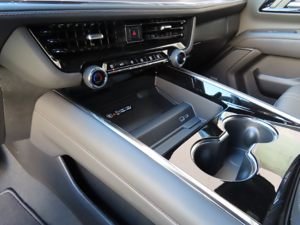New 2027 Chevrolet Suburban High Country AWD/4WD image 6