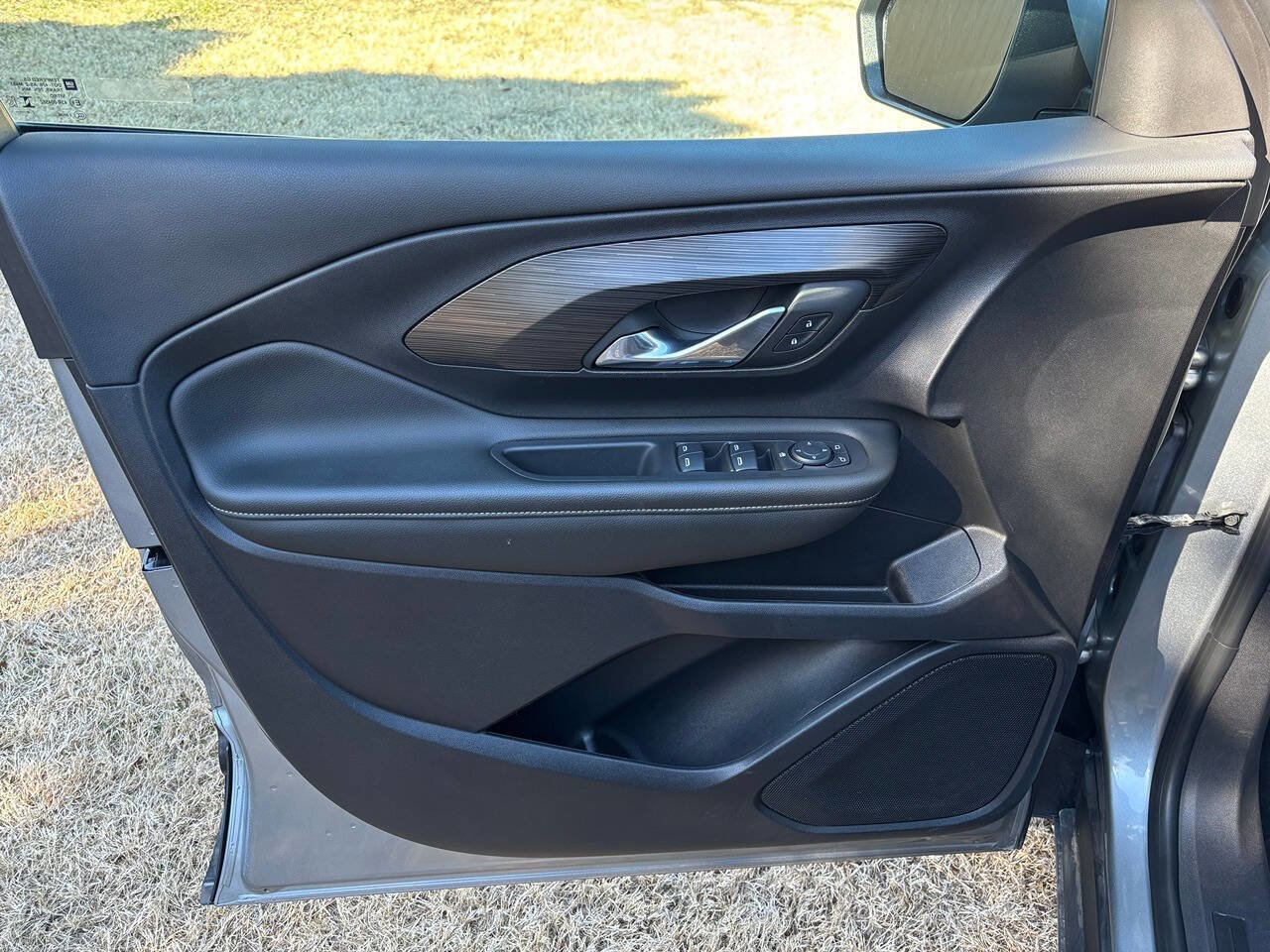 Used 2024 GMC Terrain SLE image 10