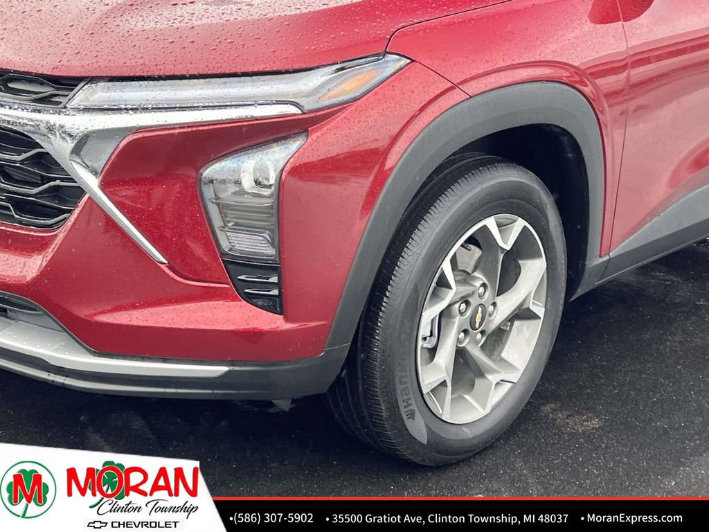 Certified 2025 Chevrolet Trax LT w/ Driver Confidence Package FWD image 8