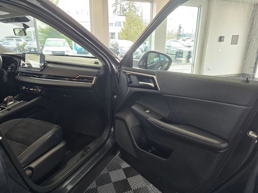 Used 2024 Mitsubishi Outlander SE image 45