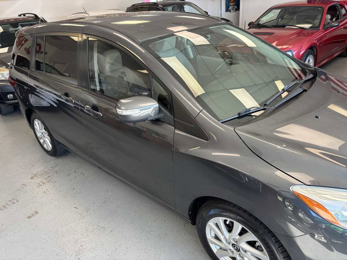 Used 2014 MAZDA MAZDA5 Sport image 4