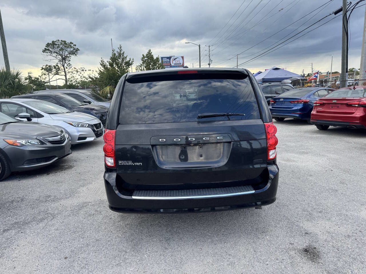 Used 2018 Dodge Grand Caravan SE FWD image 9