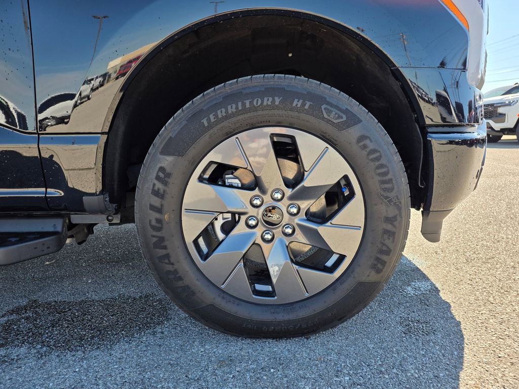 Used 2024 Ford F150 Lightning Flash image 31