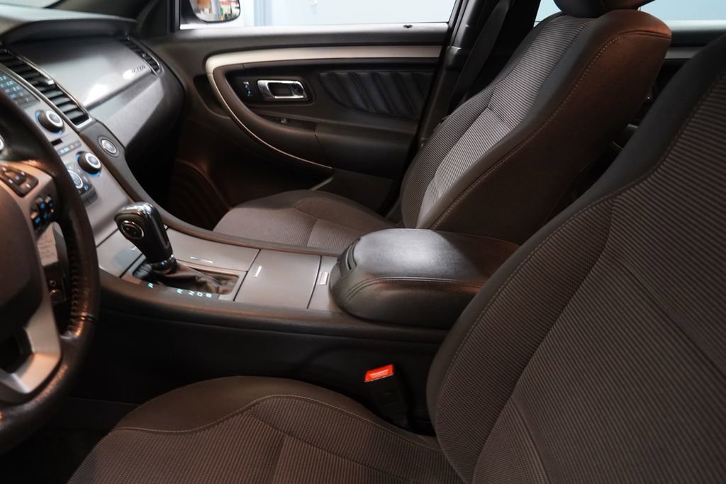 Used 2016 Ford Taurus SEL image 7