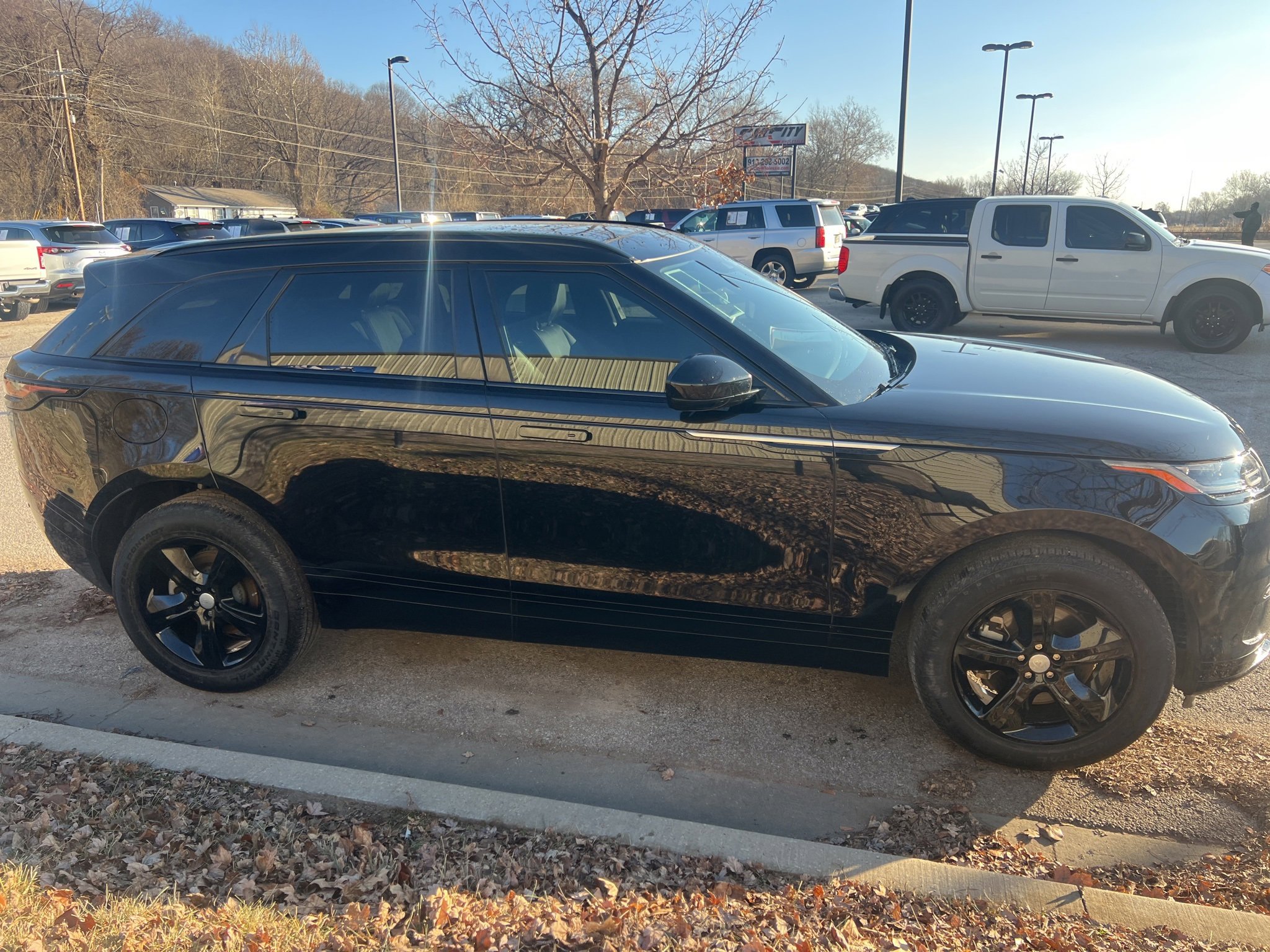 Used 2022 Land Rover Range Rover Velar S image 4