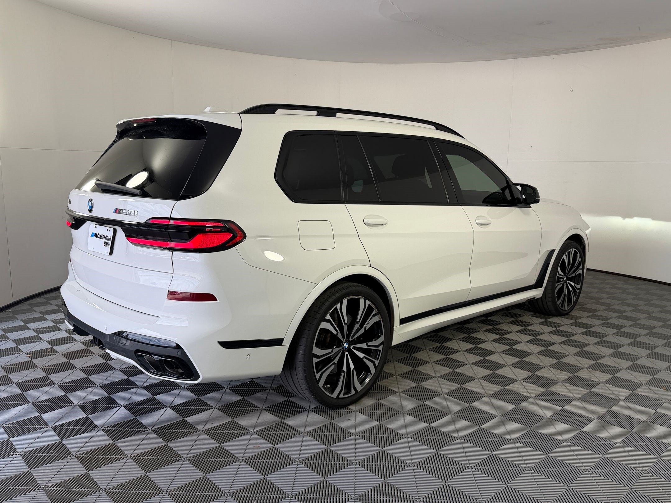 Used 2024 BMW X7 M60i w/ Executive Package AWD/4WD image 9