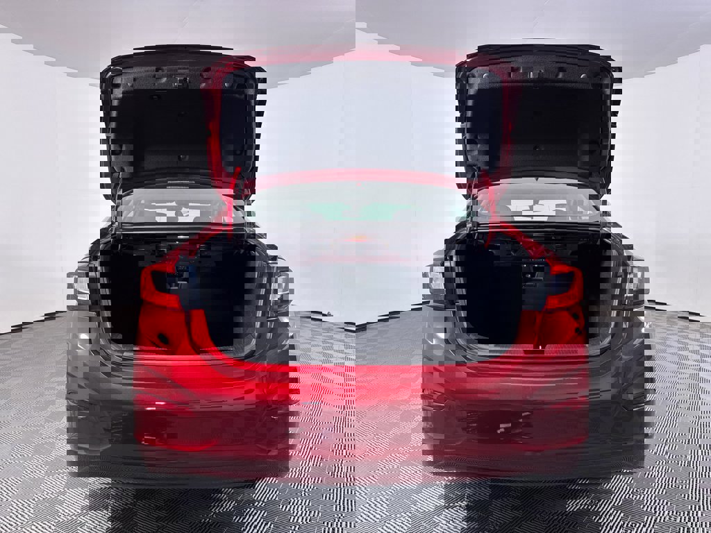 Used 2018 Chevrolet Cruze LT w/ Sun And Sound Package image 7