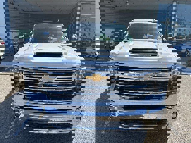 Used 2024 Chevrolet Silverado 2500 LTZ w/ LTZ Premium Package image 5