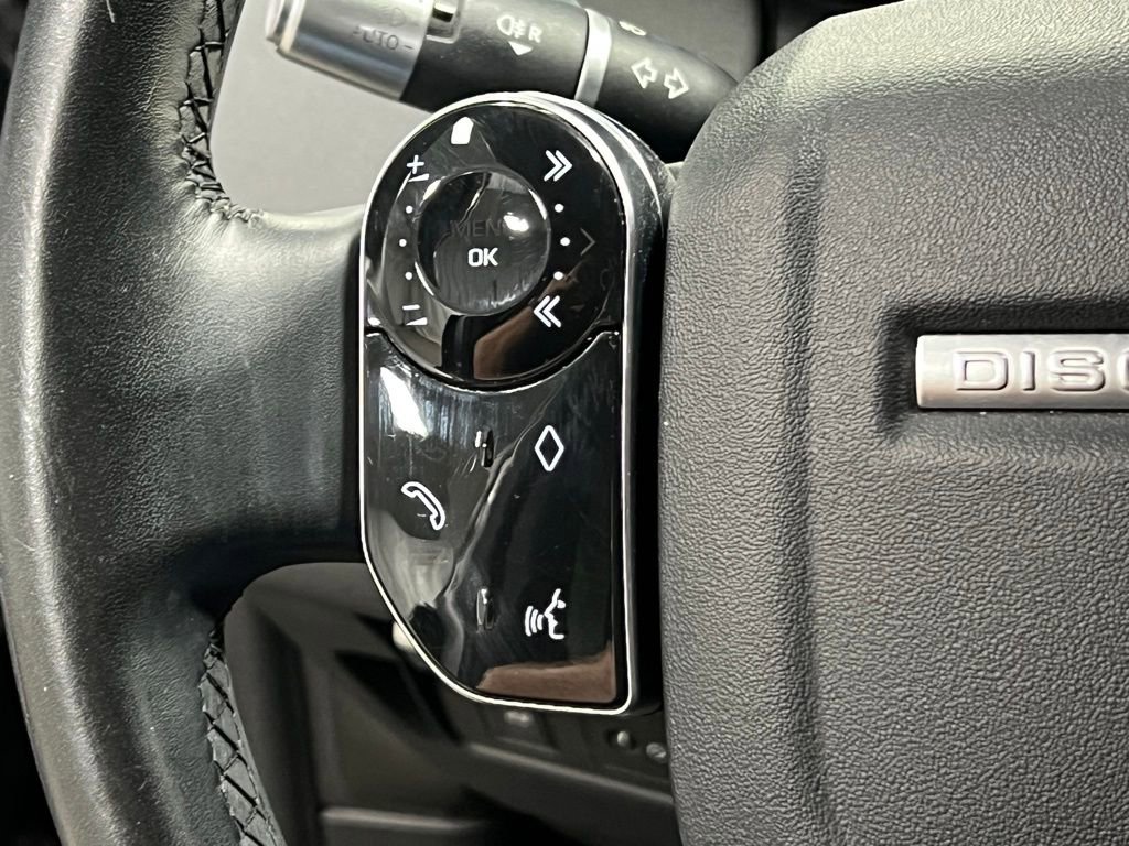 Used 2020 Land Rover Discovery Sport SE image 22