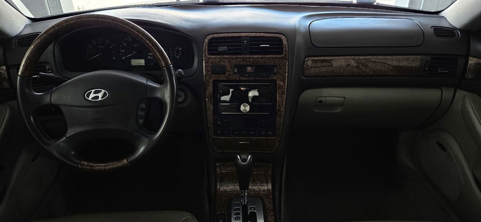 Used 2005 Hyundai XG350 L FWD image 9