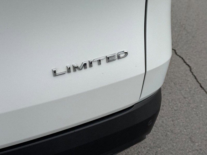 Used 2024 Toyota Grand Highlander AWD image 6