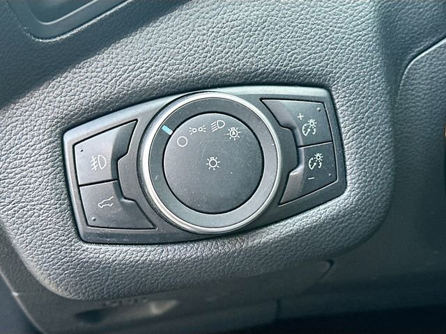 Used 2019 Ford Escape SE image 11