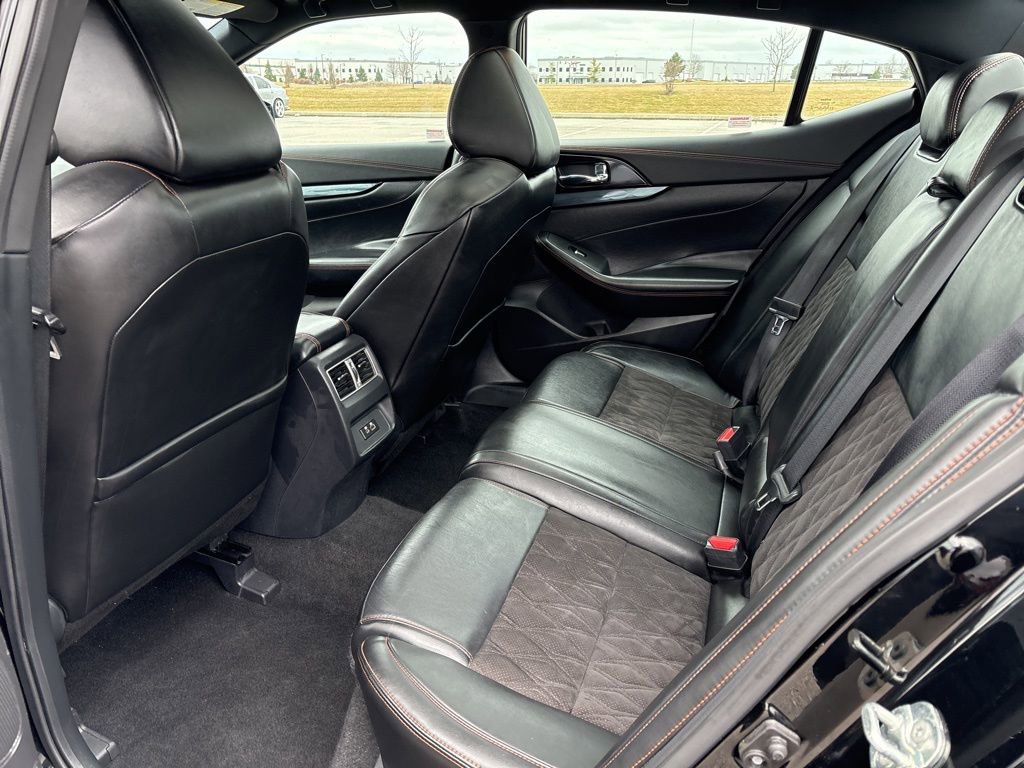 Used 2023 Nissan Maxima SR w/ Sport Mat Group image 8