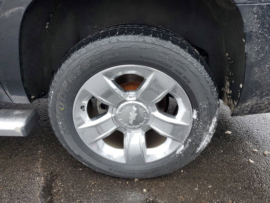 Used 2017 Chevrolet Suburban LT w/ LT Signature Package image 35