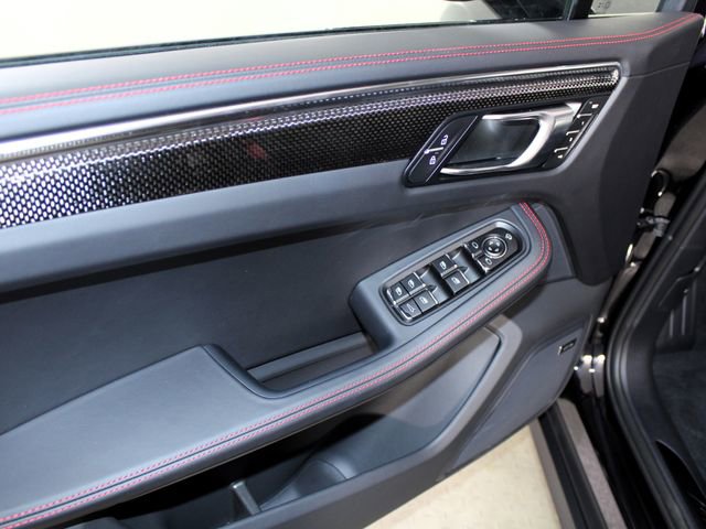 New 2026 Porsche Macan GTS image 18