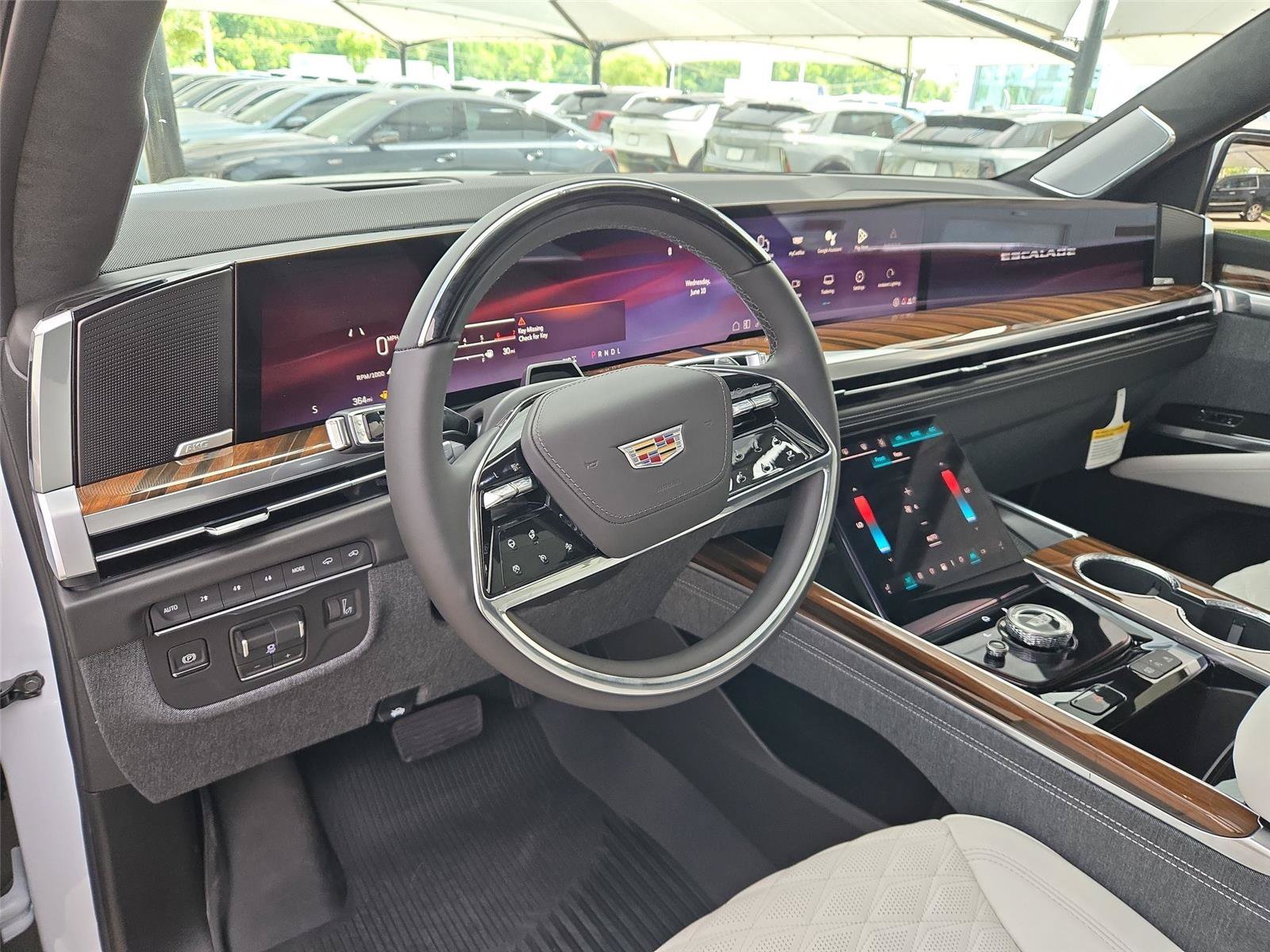 New 2026 Cadillac Escalade ESV Platinum Sport w/ LPO, Floor Liner Package AWD/4WD image 10