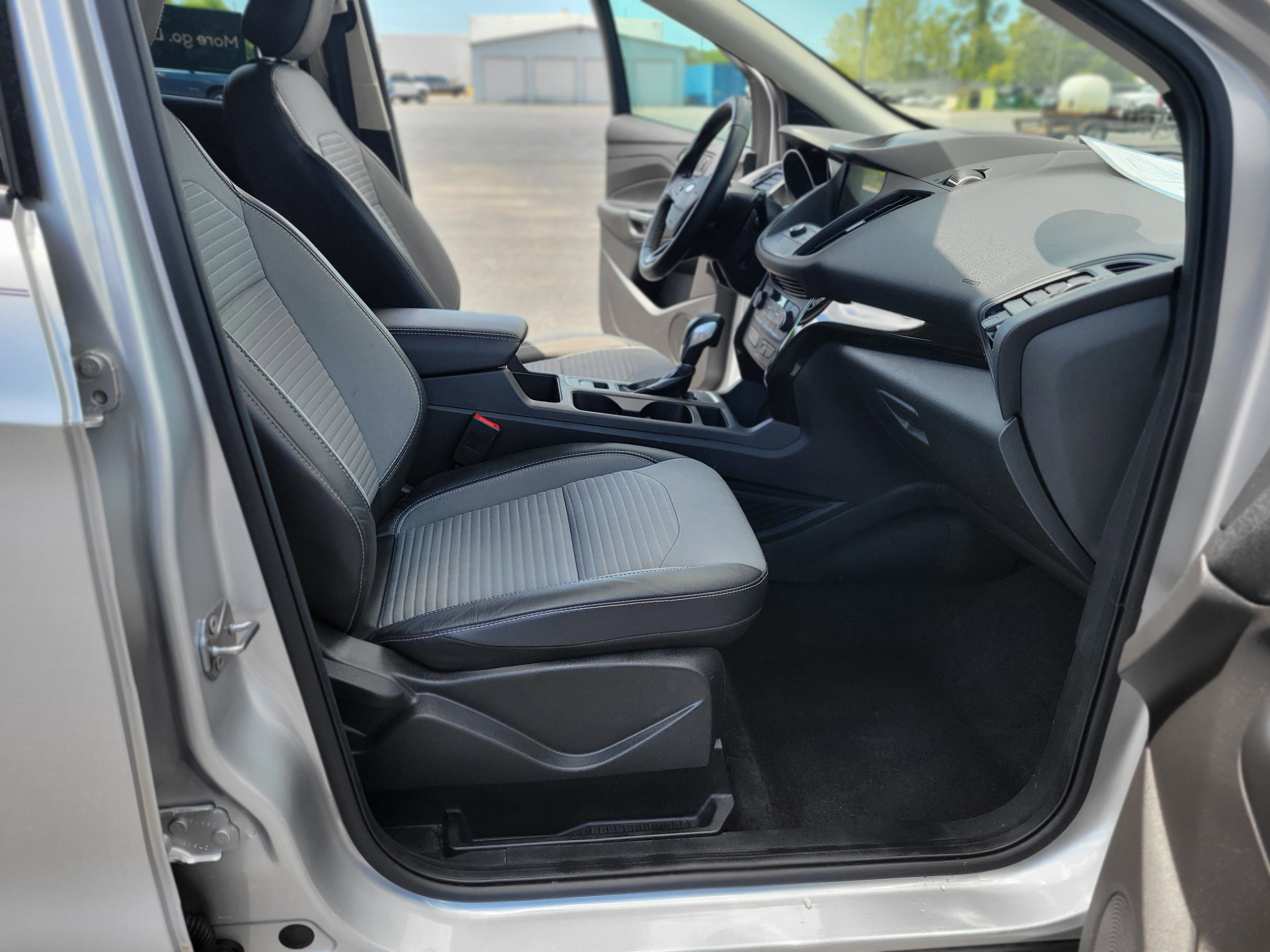 Used 2019 Ford Escape SE FWD image 27