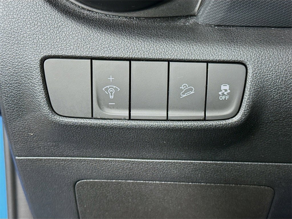 Certified 2023 Hyundai Kona SEL w/ Convenience Package image 20