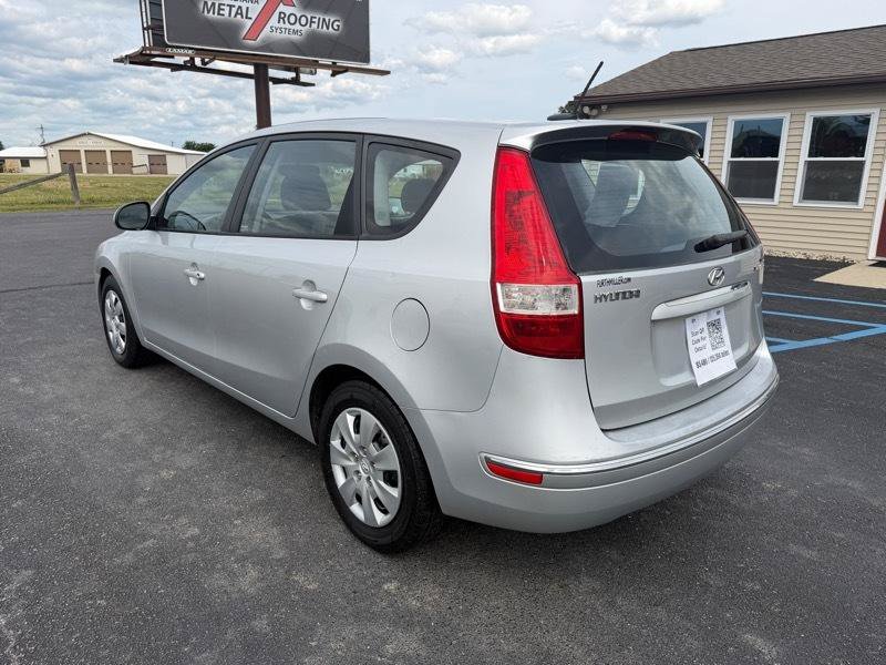 Used 2010 Hyundai Elantra GLS FWD image 7