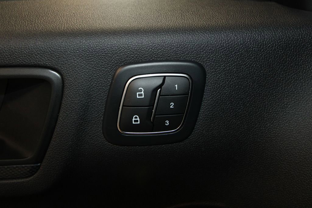 Used 2025 Ford Escape ST-Line Elite image 9