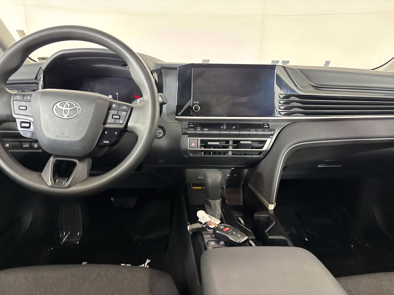 Used 2025 Toyota Camry LE FWD image 23