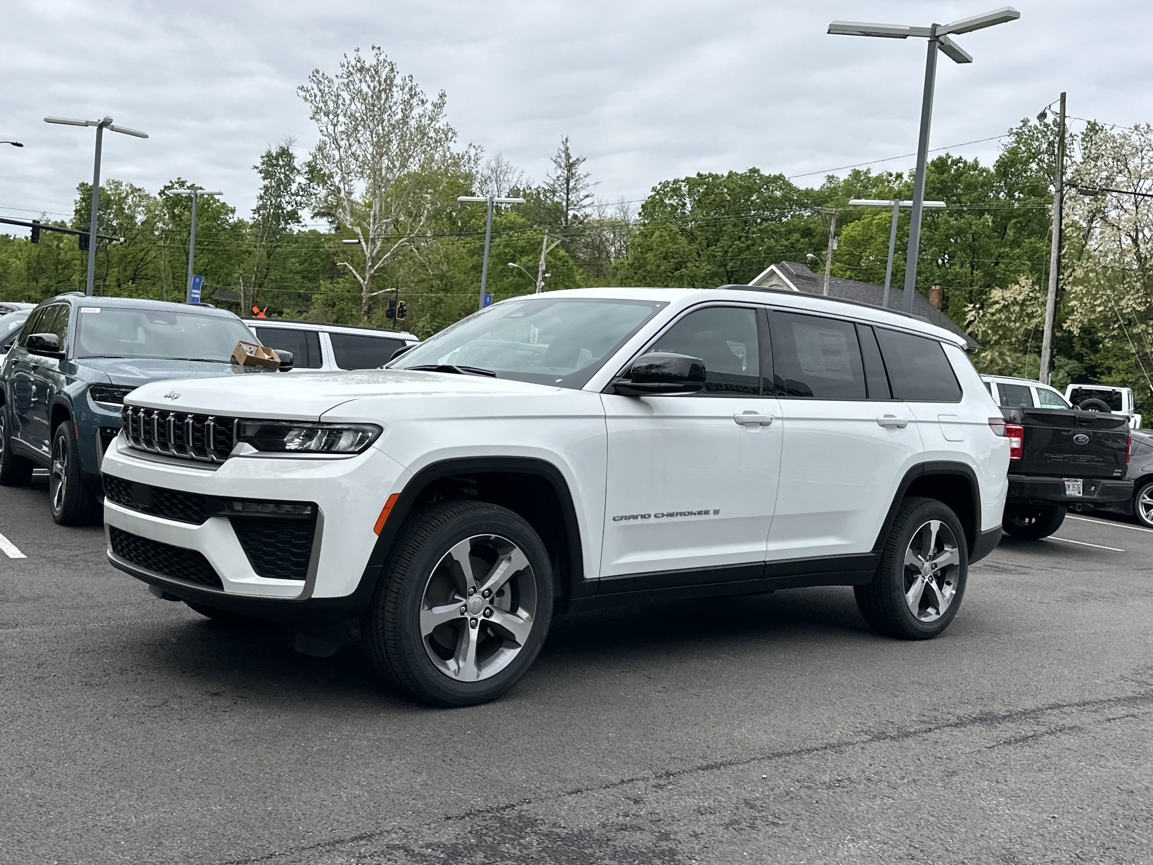 New 2026 Jeep Grand Cherokee L Limited AWD/4WD image 21