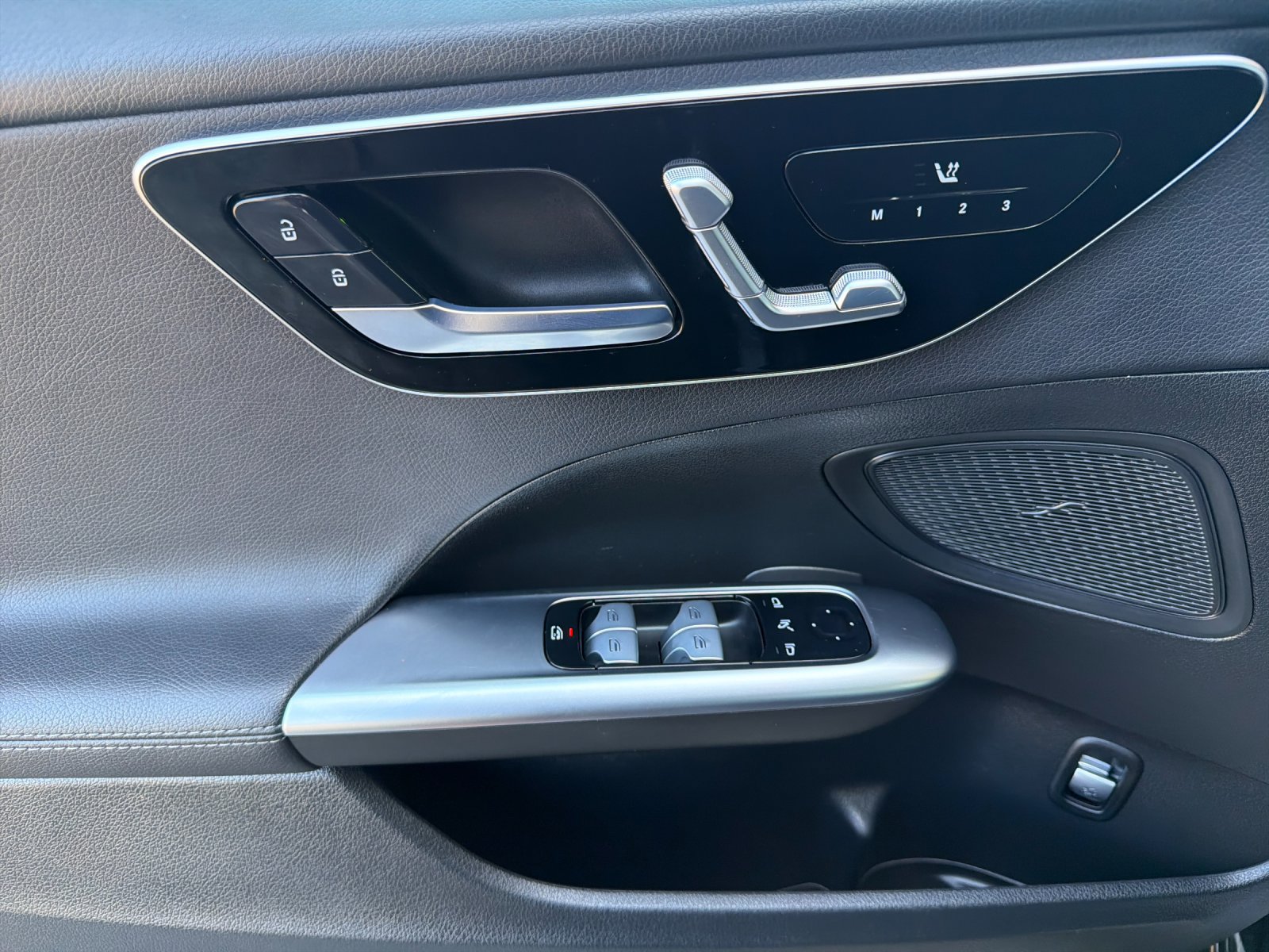 Used 2025 Mercedes-Benz C 300 Sedan image 10