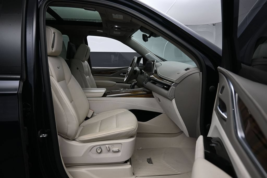 Used 2023 Cadillac Escalade ESV Sport Platinum w/ LPO, ONYX Package AWD/4WD image 29