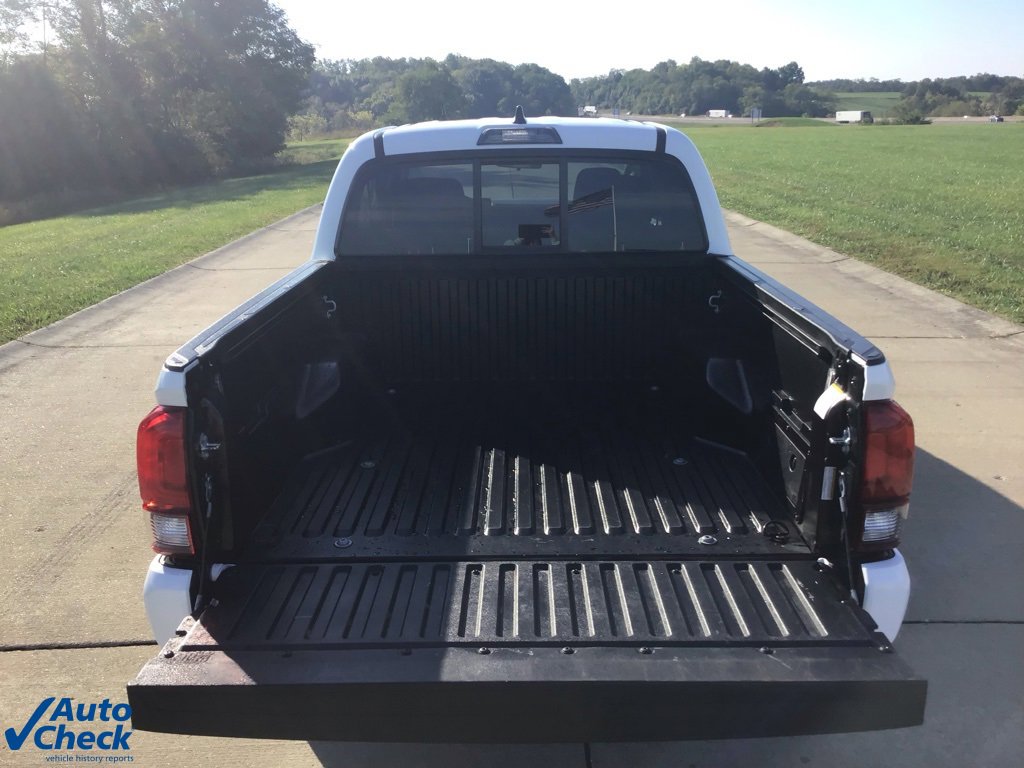 Used 2022 Toyota Tacoma SR image 5
