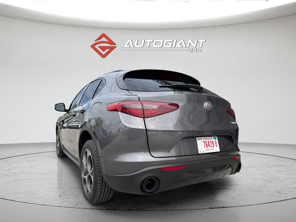 Used 2022 Alfa Romeo Stelvio Sprint RWD image 8