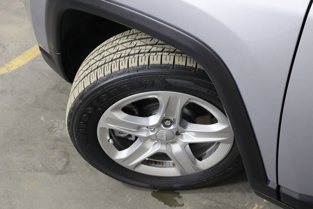 Used 2023 Jeep Compass Sport image 37