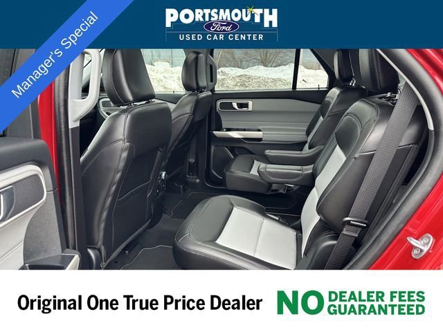 Used 2022 Ford Explorer XLT w/ Equipment Group 202A image 2
