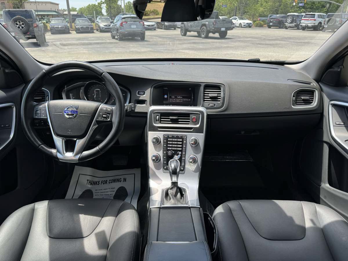 Used 2018 Volvo V60 T5 Cross Country AWD/4WD image 14