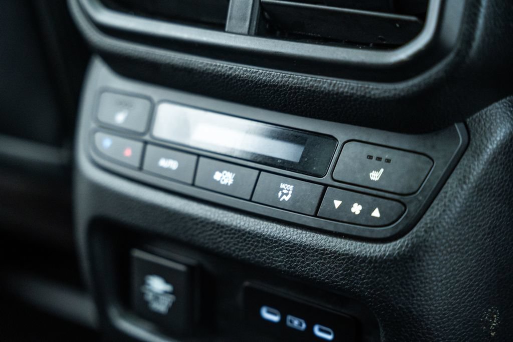 Used 2025 Honda Pilot Elite image 38