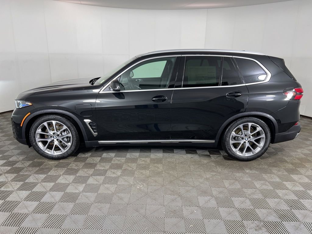 New 2026 BMW X5 xDrive50e image 4