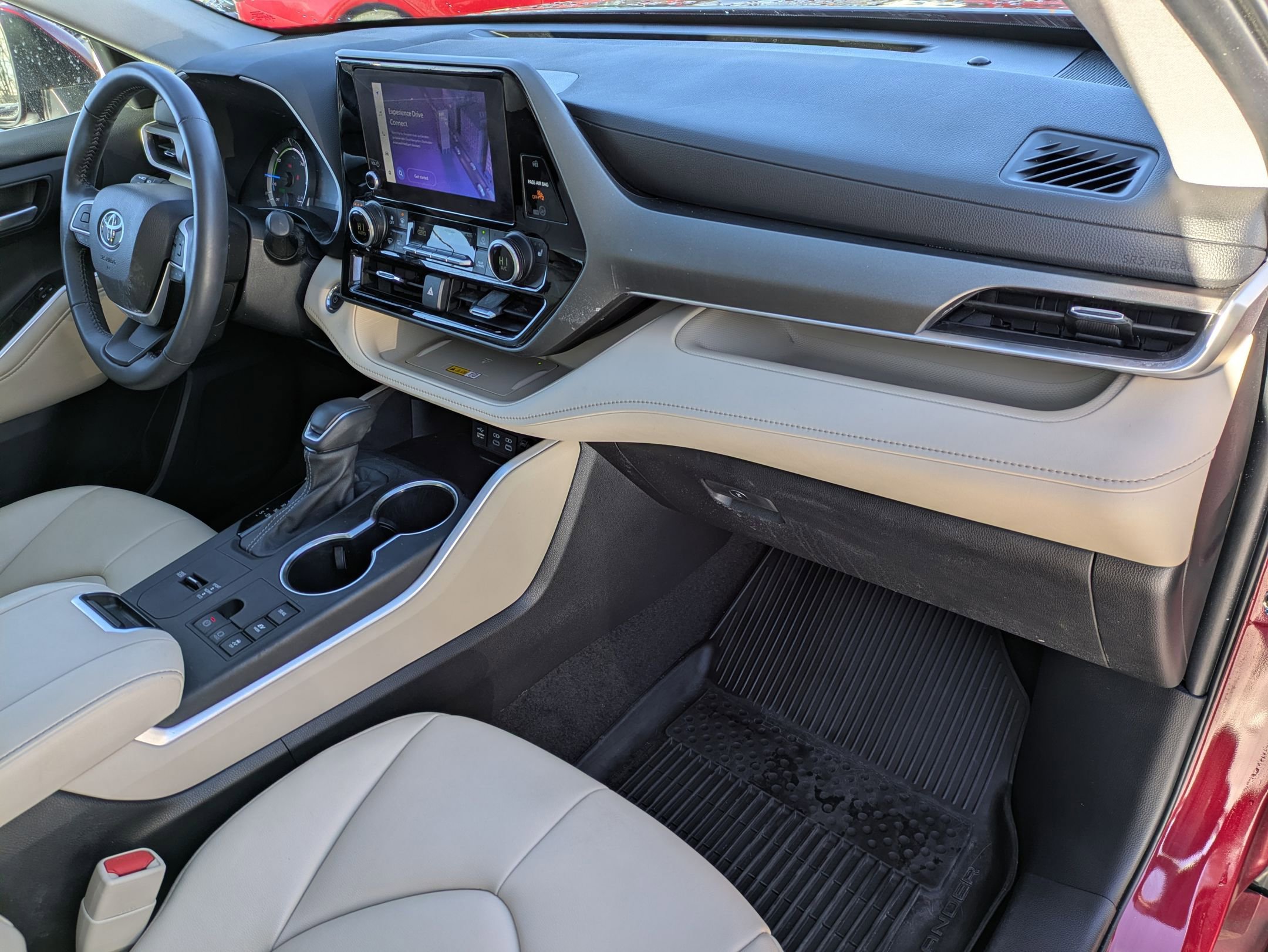 Used 2023 Toyota Highlander XLE image 25