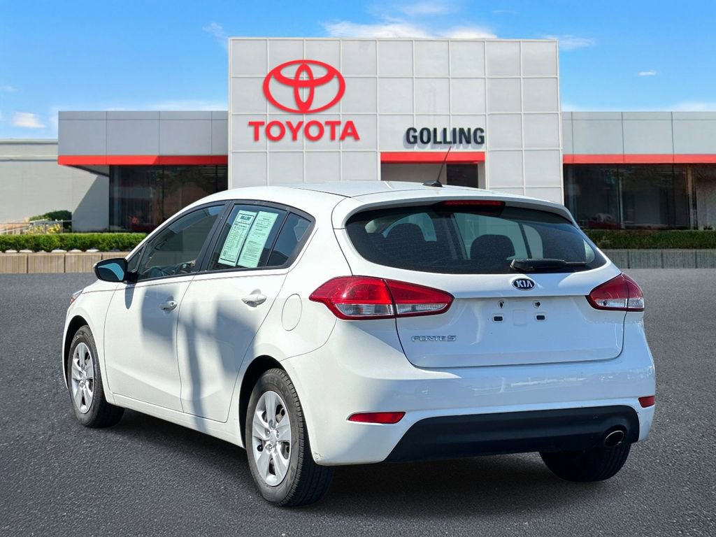 Used 2017 Kia Forte LX FWD image 4
