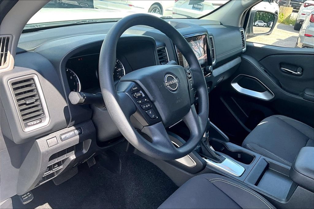 Used 2024 Nissan Frontier SV AWD/4WD image 14
