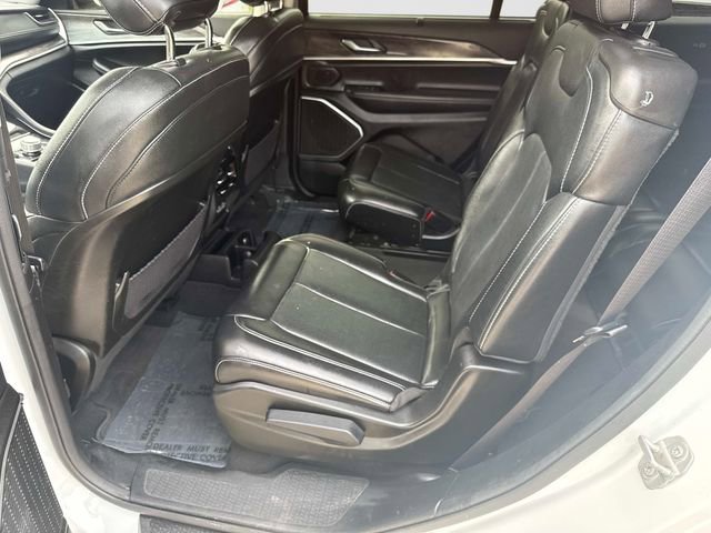 Used 2022 Jeep Grand Cherokee L Limited w/ Luxury Tech Group II AWD/4WD image 14