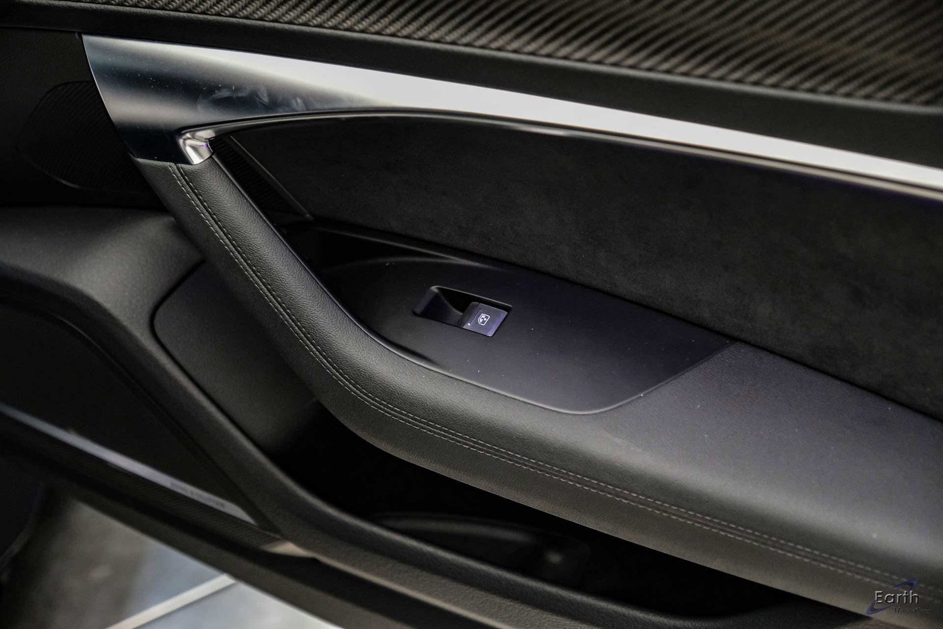 Used 2023 Audi RS 6 w/ Black Optic Package image 98