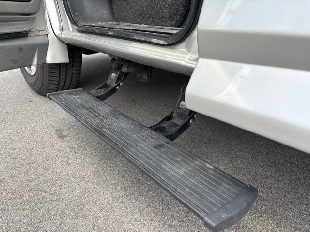 Used 2023 Chevrolet Express 2500 RWD image 26