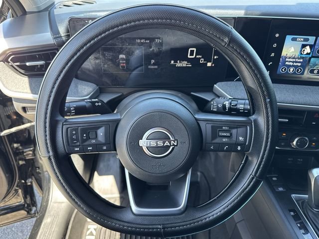 Used 2025 Nissan Kicks SV FWD image 16