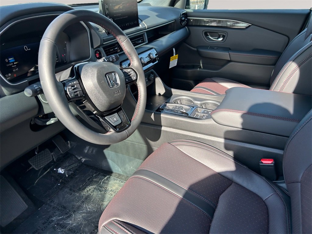 New 2025 Honda Pilot Black Edition image 10
