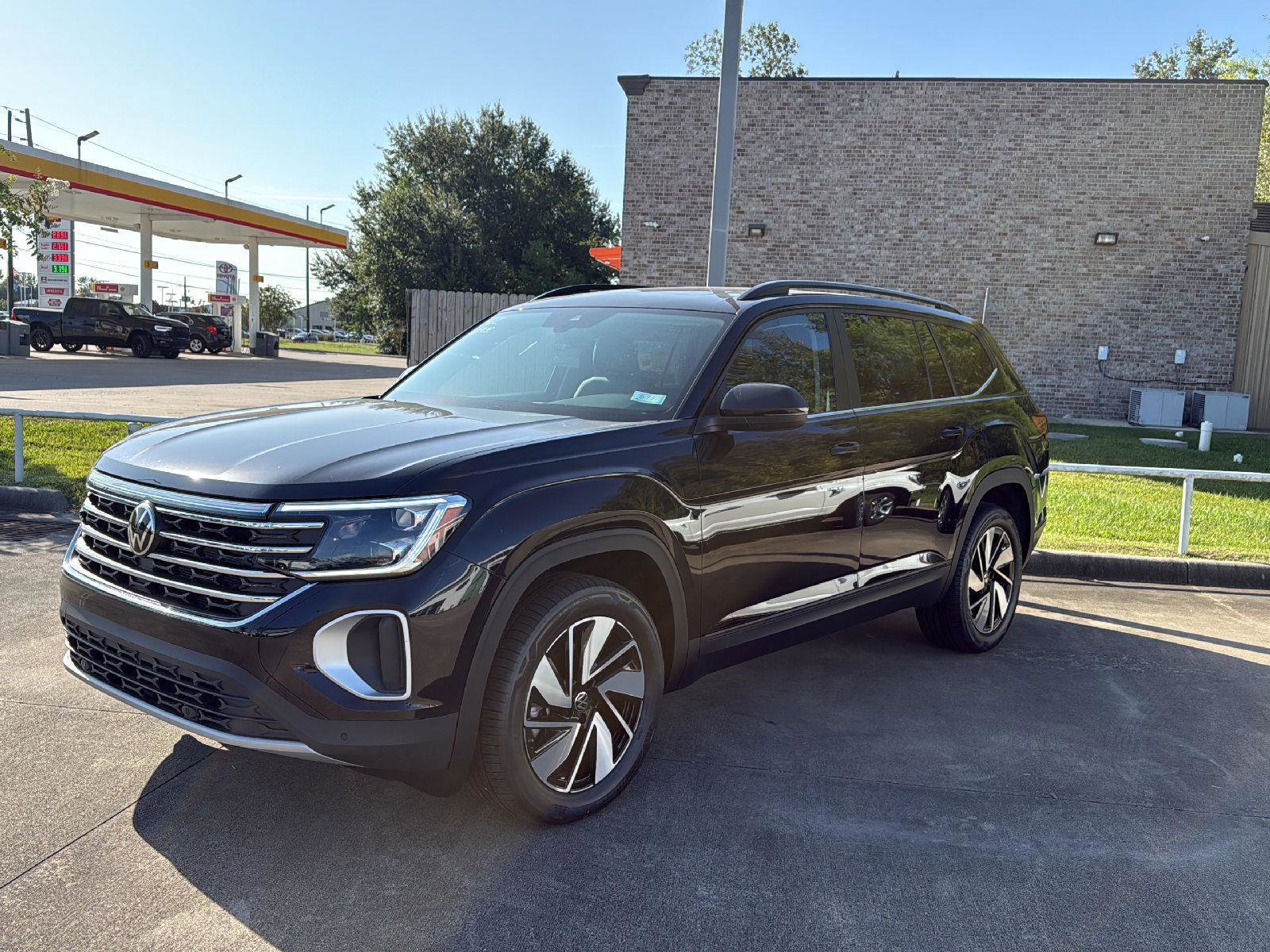 New 2026 Volkswagen Atlas SE image 1