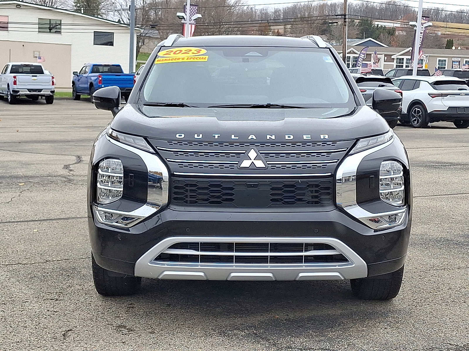 Used 2023 Mitsubishi Outlander SEL image 2