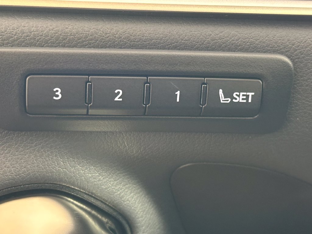 Used 2024 Lexus ES 350 w/ Premium Package FWD image 40