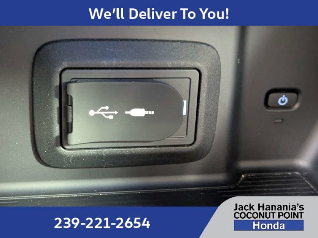 Used 2021 Toyota Venza XLE w/ Softex Package AWD/4WD image 24
