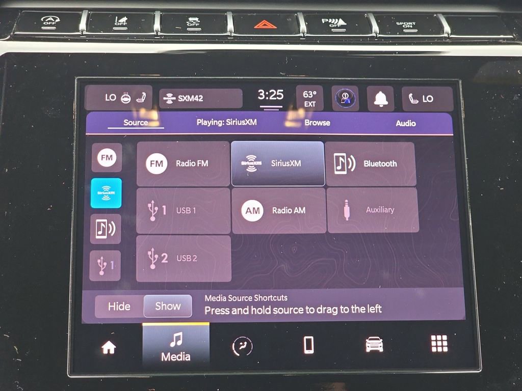 New 2025 Jeep Grand Cherokee Laredo w/ Luxury Tech Group I AWD/4WD image 22
