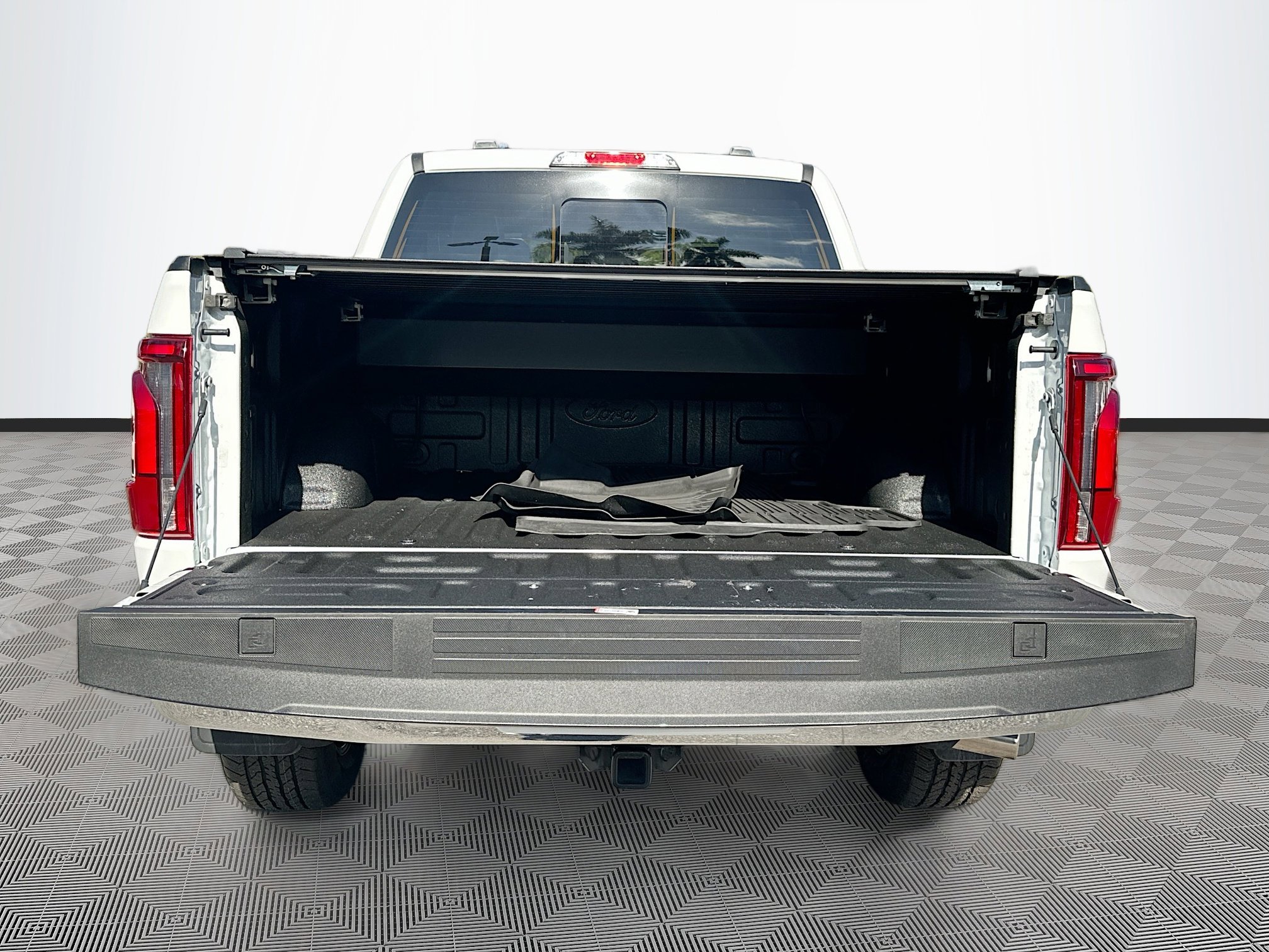 Used 2024 Ford F150 Lariat w/ FX4 Off-Road Package image 29